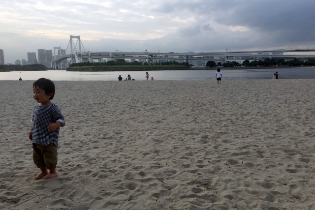 1630～ 「お台場海浜公園」で夕陽を見ながら海遊び