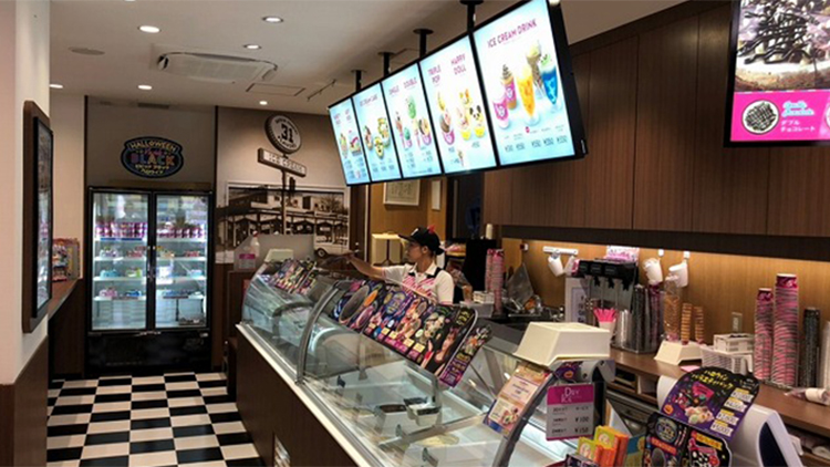 サーティワン アイスクリーム 池袋店 内観