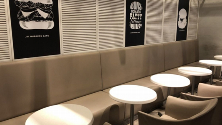 J.S. BURGERS CAFE ルミネ池袋店の内観です。