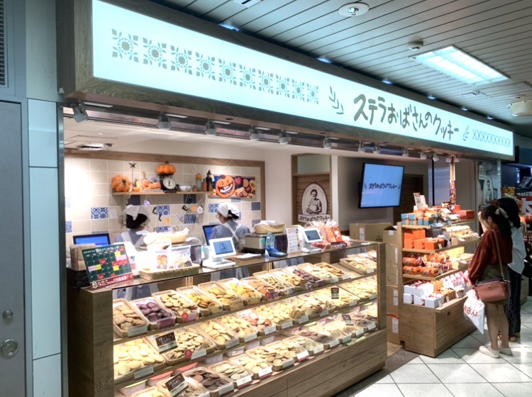 ステラおばさんのクッキー 池袋駅店の内観です。