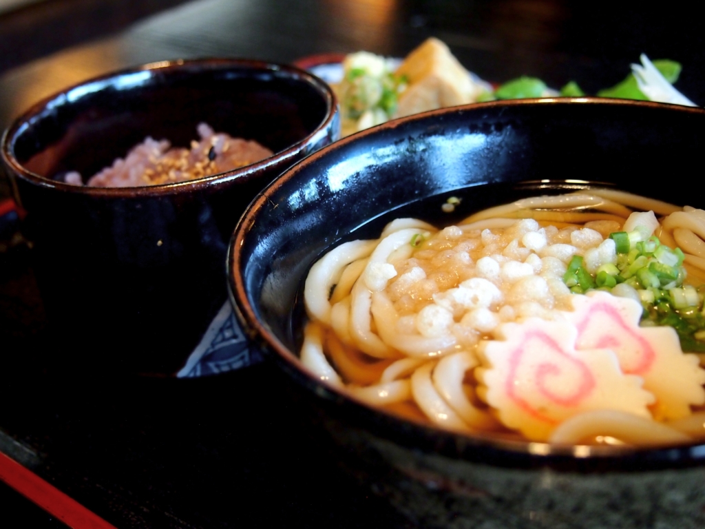 池袋東口のうどん店4選！ランチ&お酒も飲める