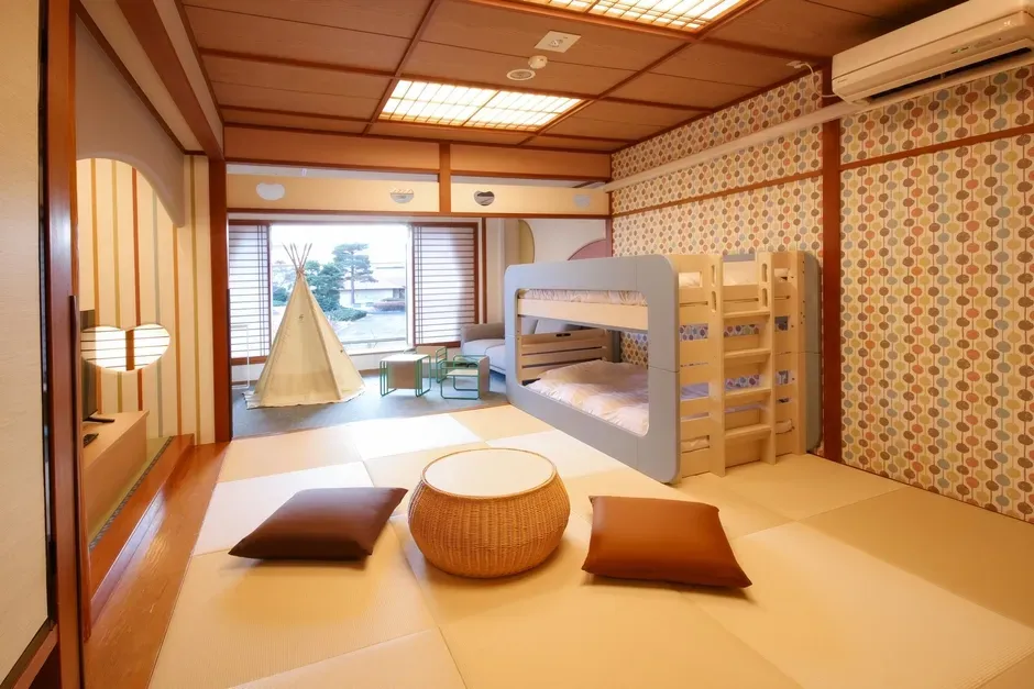 テントも設置された和室タイプのキッズルーム